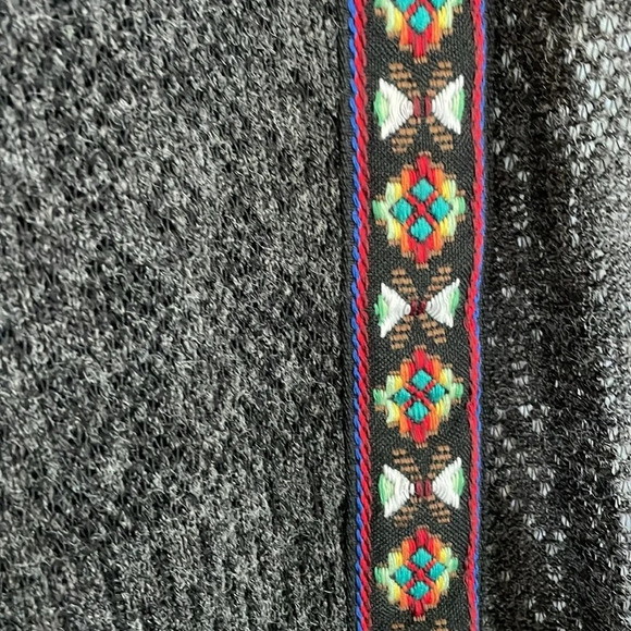 Flying Tomato Kimono Gray Crochet Duster Boho
Size Small - Picture 3 of 6